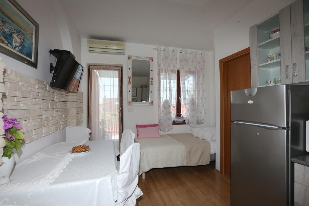 Apartmani Gloria Бродариця Екстер'єр фото