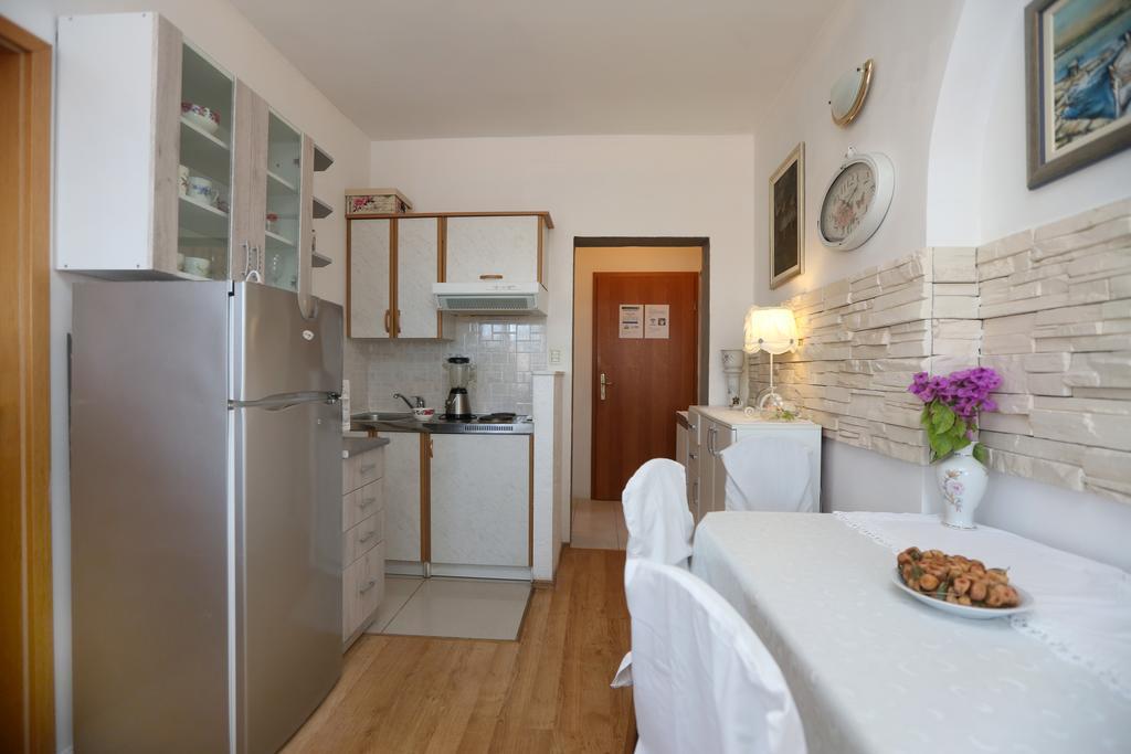 Apartmani Gloria Бродариця Екстер'єр фото