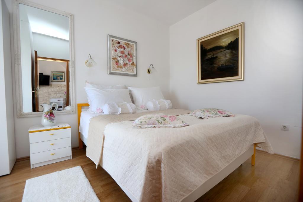 Apartmani Gloria Бродариця Екстер'єр фото
